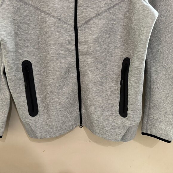 Nike Sportswear Tech Fleece Windrunner Hoodie Gray FB7921-063 Men's NEW - Picture 3 of 14